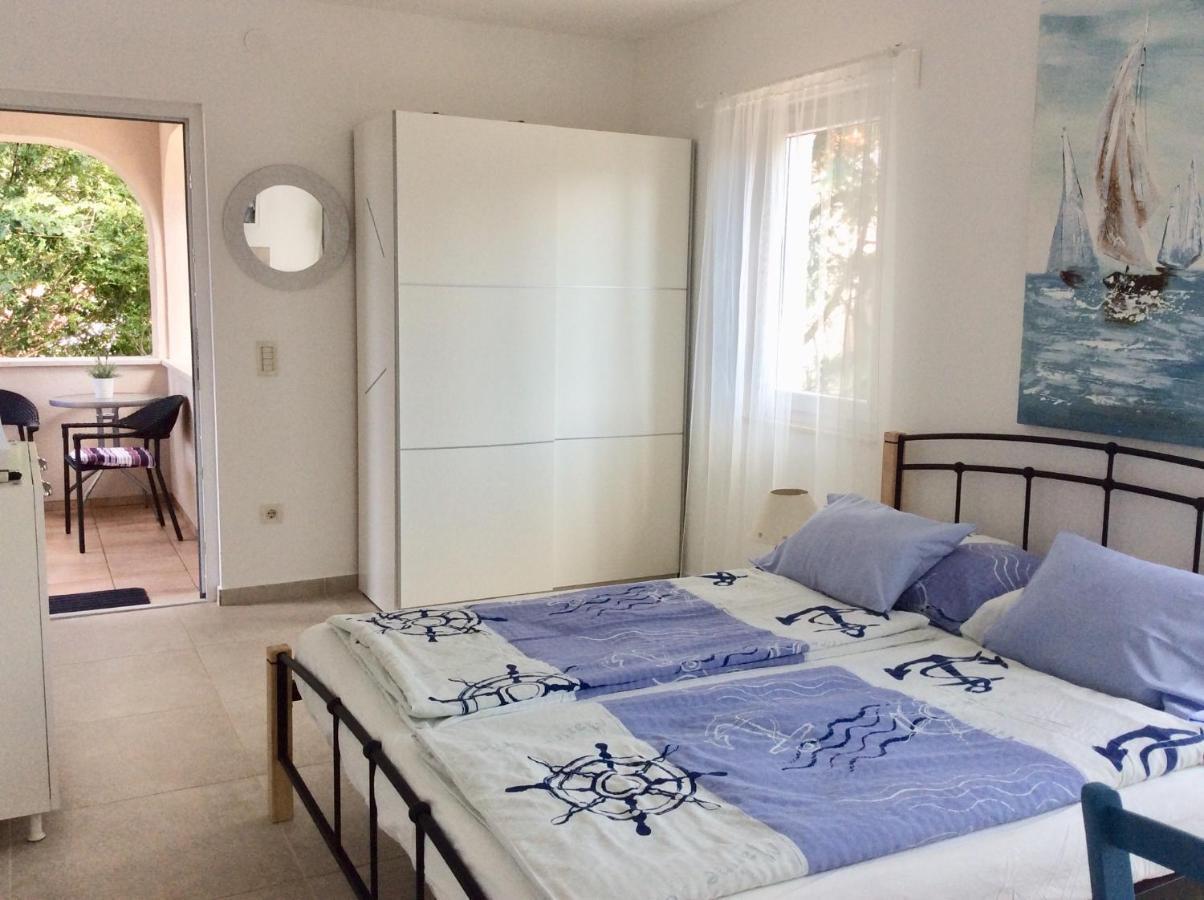 Apartment Pin Pinezići Eksteriør bilde